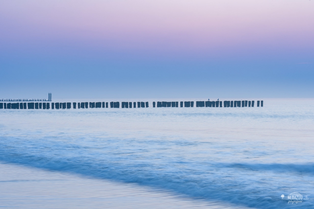 Ik was nooit hier gaan fotograferen als ik wist dat aflopend tij was geweest. Maar omdat het vloed werd en ik toch al richting Zeeland moest, toch eerst maar even via Domburg naar mijn overnachtingsplek gereden. Ik was nooit hier gaan fotograferen als ik wist dat aflopend tij was geweest. Maar omdat het vloed werd en ik toch al richting Zeeland moest, toch eerst maar even via Domburg naar mijn overnachtingsplek gereden.