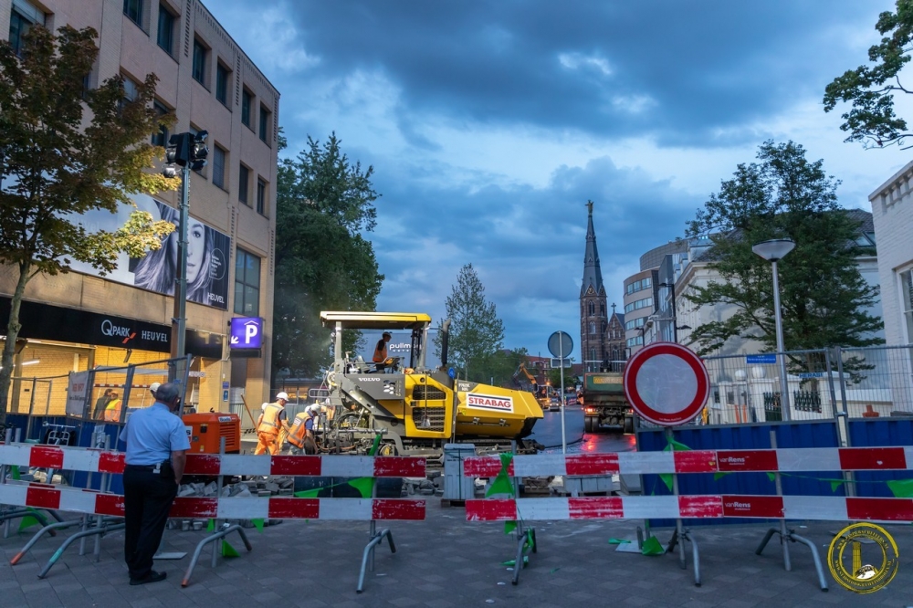 Door de ISO omhoog te schroeven werd de omgeving goed genoeg belicht, maar het hoofdonderwerp werd belicht door een bouwlamp waardoor deze beter zichtbaar is geworden op de foto. Foto: Jasper Scheffers Fotografie.