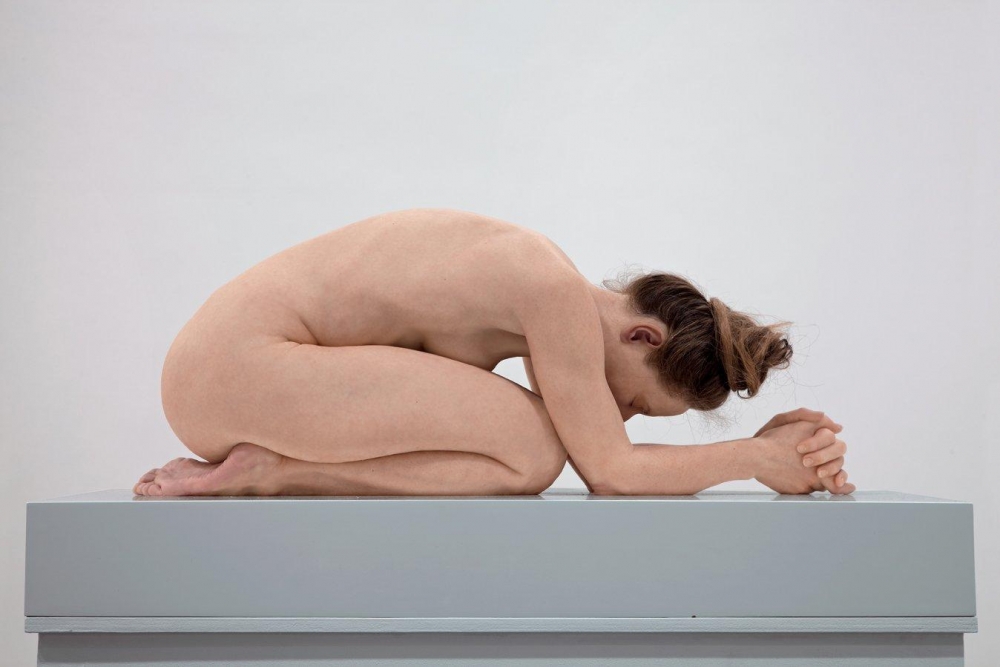 © Sam Jinks, Untitled (Kneeling Woman)