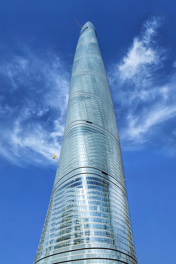 De reusachtige 630 meter hoge Shanghai Tower leg je zonder perspectiefvertekening vast met een tilt-shift lens. 